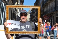 The day I arrived in Porto, I was just walking around the city taking photos and a group of young "entrepreneurs" comes up to me to take part in their fun. Worth a few Euros, right? Maybe it was my hat and shirt that told them I'd be a real sucker for this?