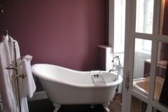A Bath with a View of the Douro at Quinta da Romaneira