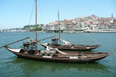 Barcos Rabelos and Oporto from Villa Nova de Gaia