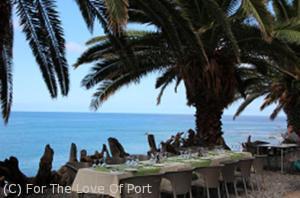 Dining under the palm trees at the Fajã's Restaurant